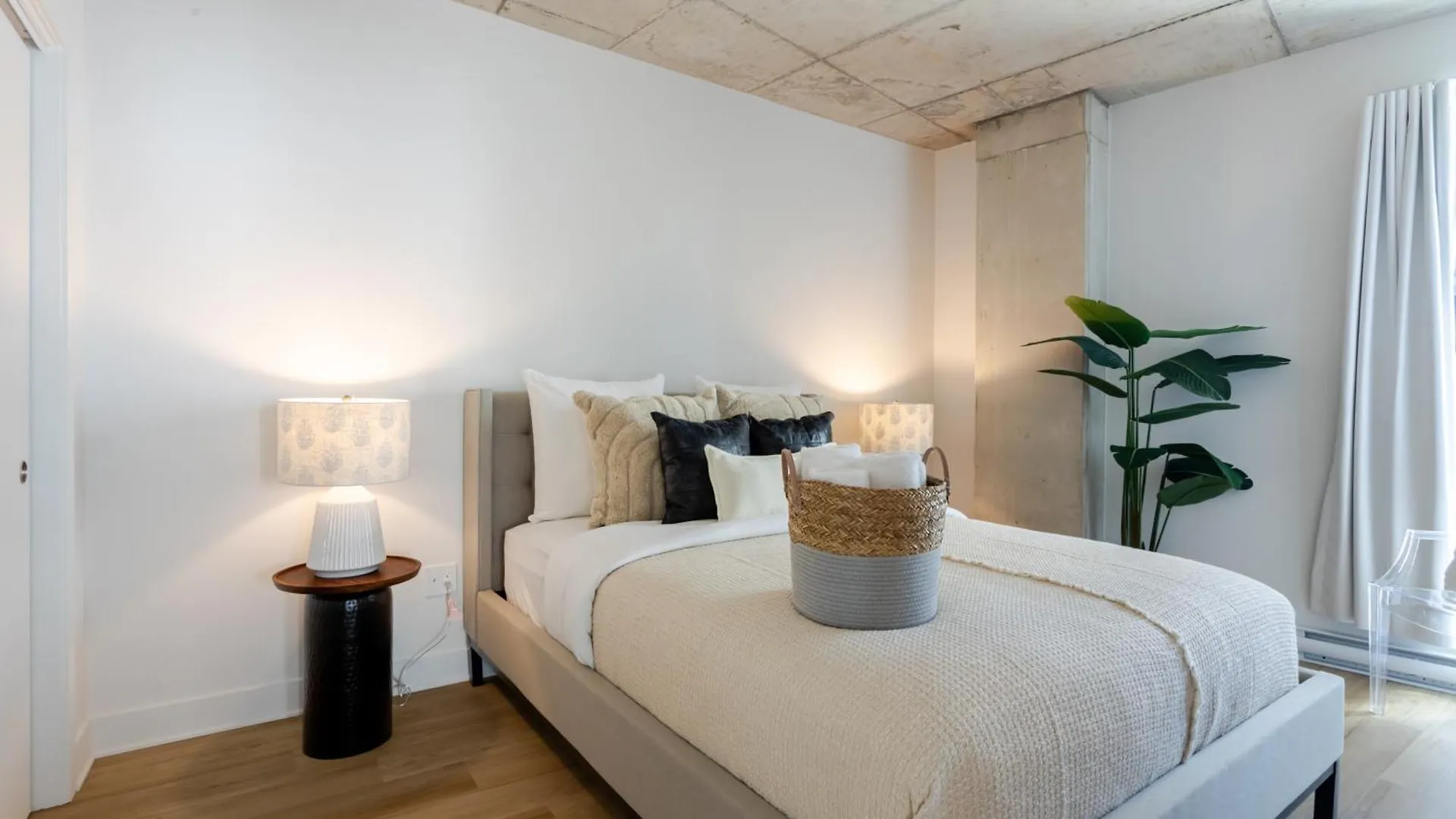 Stunning 2 Bedroom Condo In Mtl Old Port مونتريال 0*,  كندا