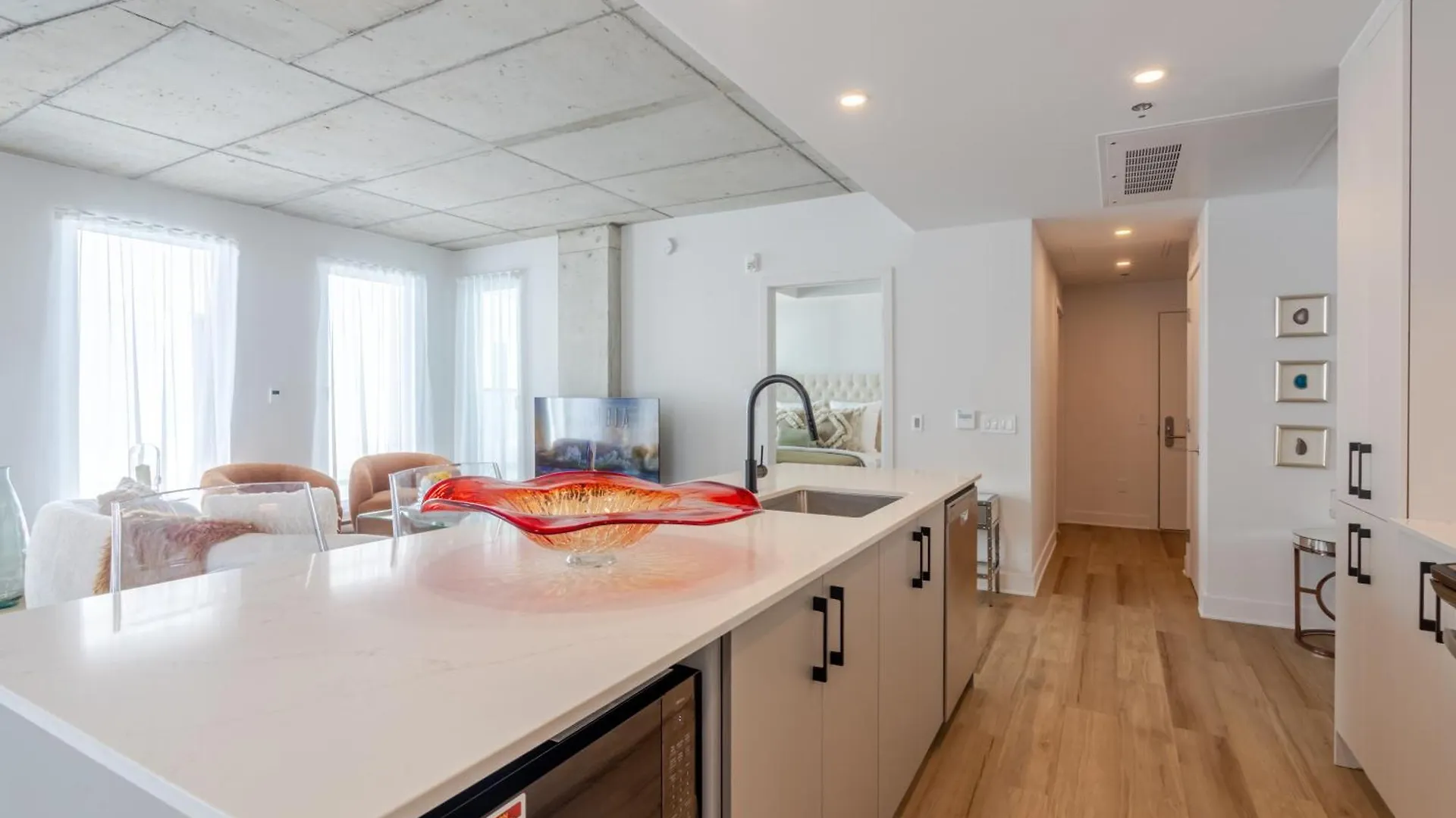 Stunning 2 Bedroom Condo In Mtl Old Port مونتريال كندا