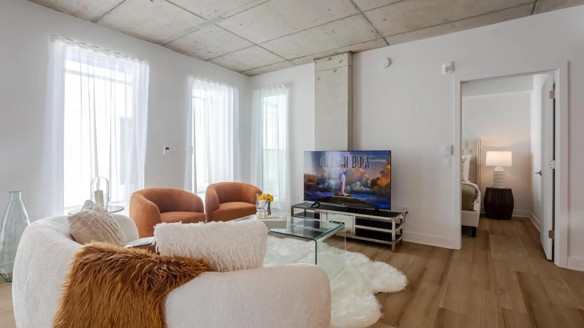 Stunning 2 Bedroom Condo In Mtl Old Port Montréal 0*,  Kanada