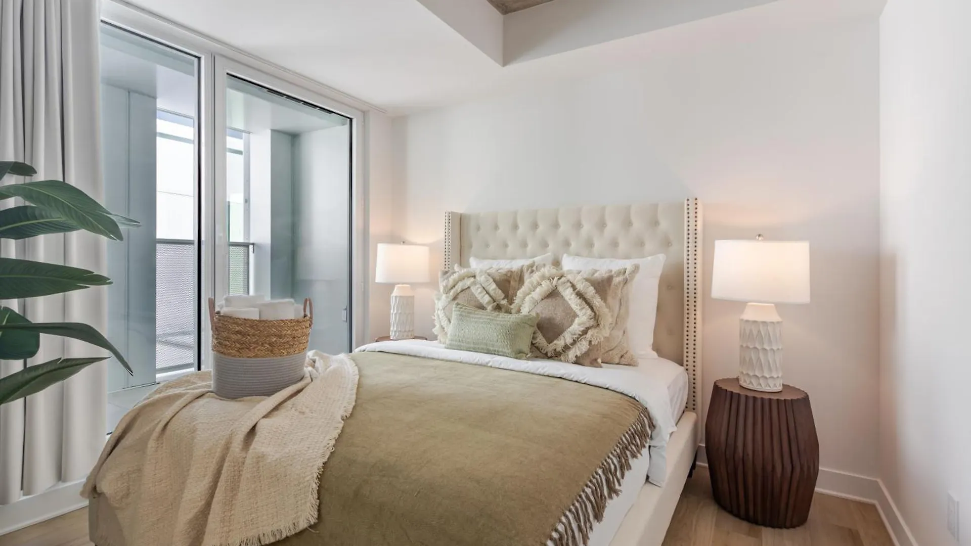 Stunning 2 Bedroom Condo In Mtl Old Port Montreal Apartment