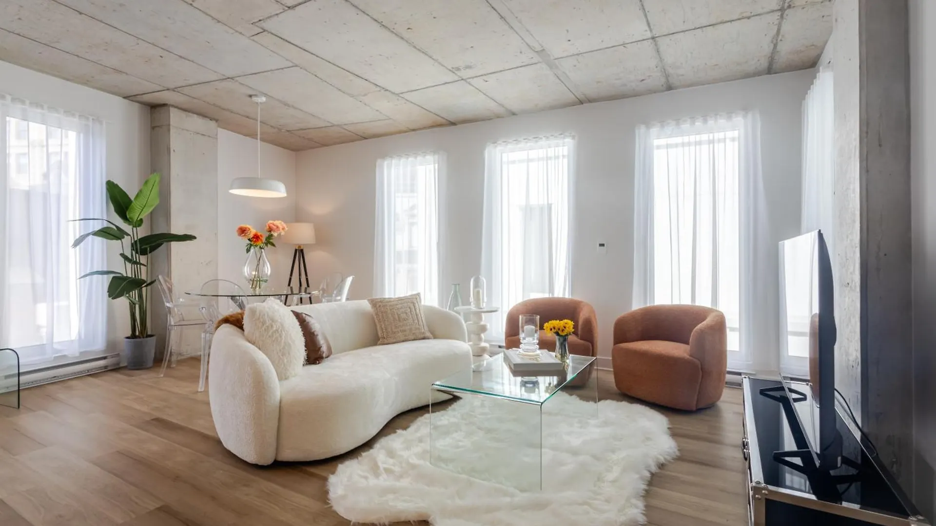 Stunning 2 Bedroom Condo In Mtl Old Port Montreal